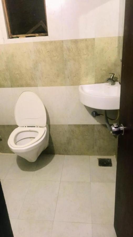 Hotel Royal Night Amhedabad Dış mekan fotoğraf
