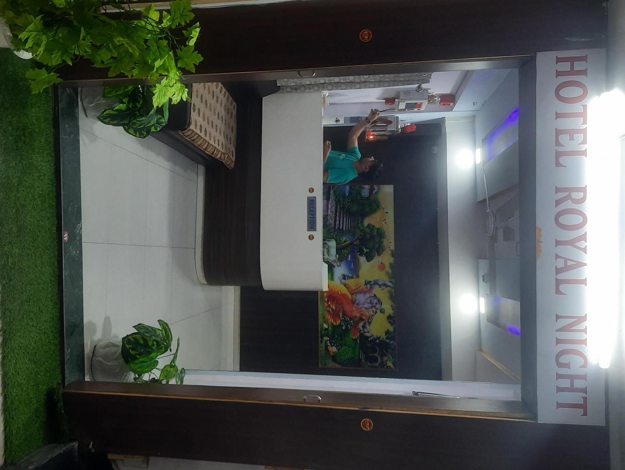 Hotel Royal Night Amhedabad Dış mekan fotoğraf